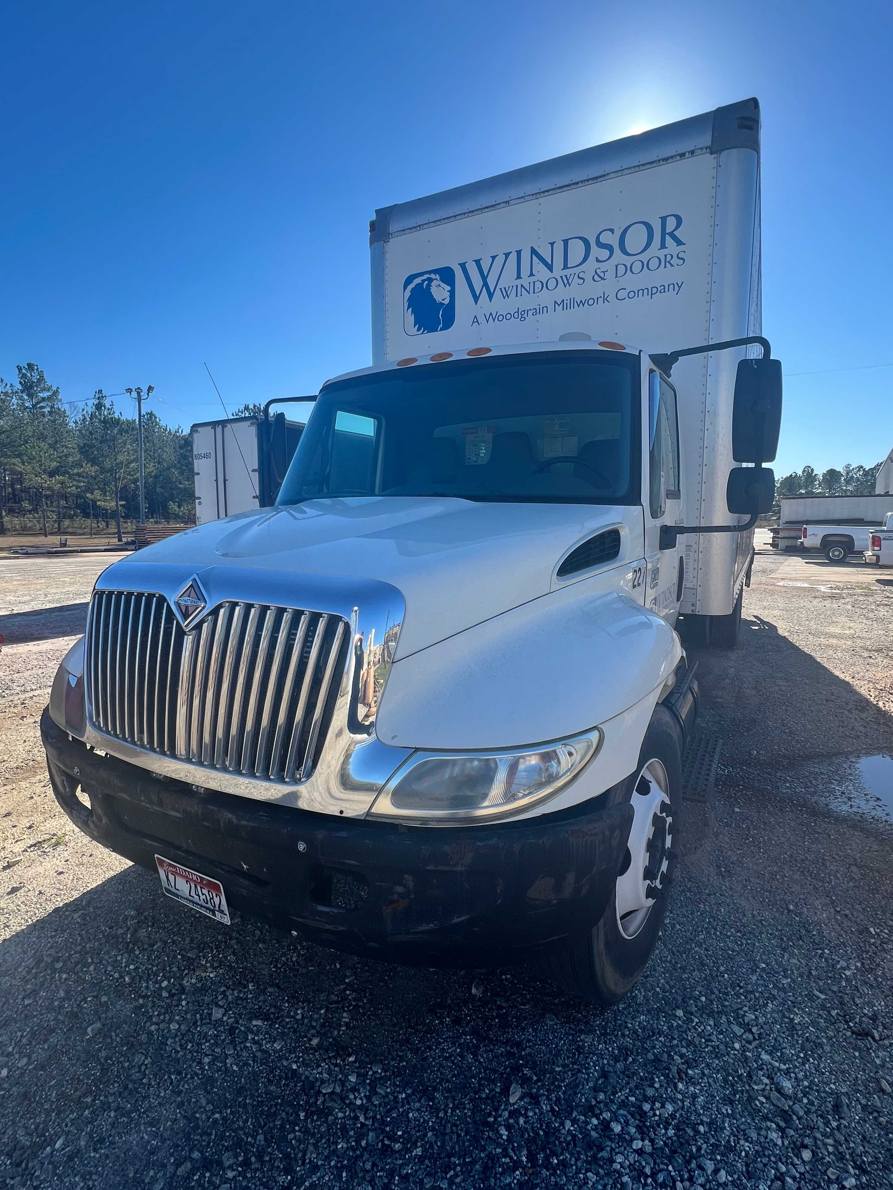 2002 International Non CDL 24' Box Truck - Duraster - HYDRO EXCAVATOR TRUCKS