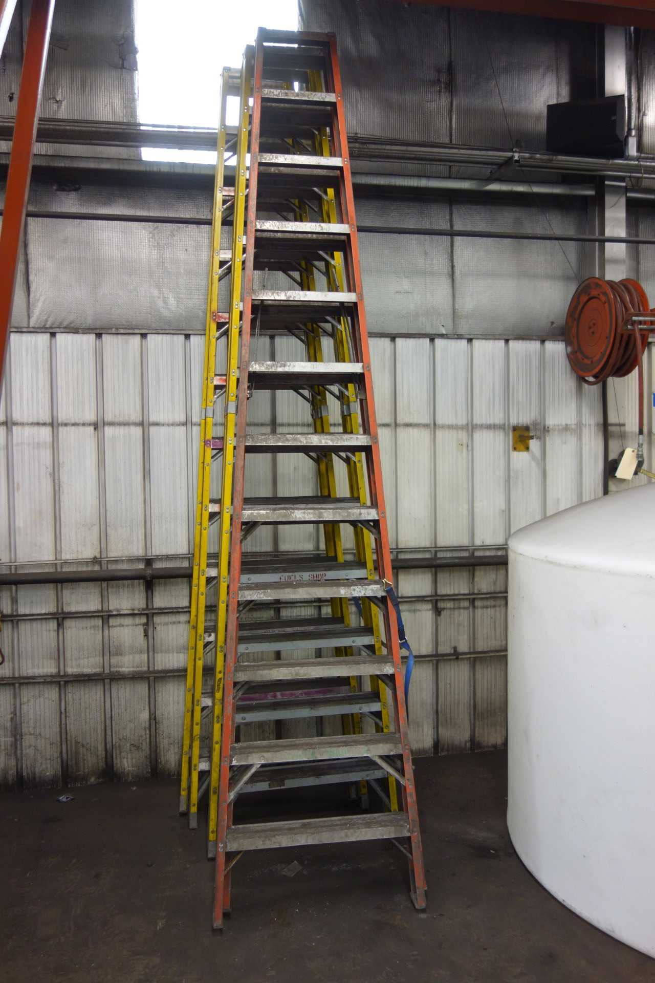 LOT OF 3 ASSORTED STEP LADDERS 9FT 6IN - MATERIAL HANDLING