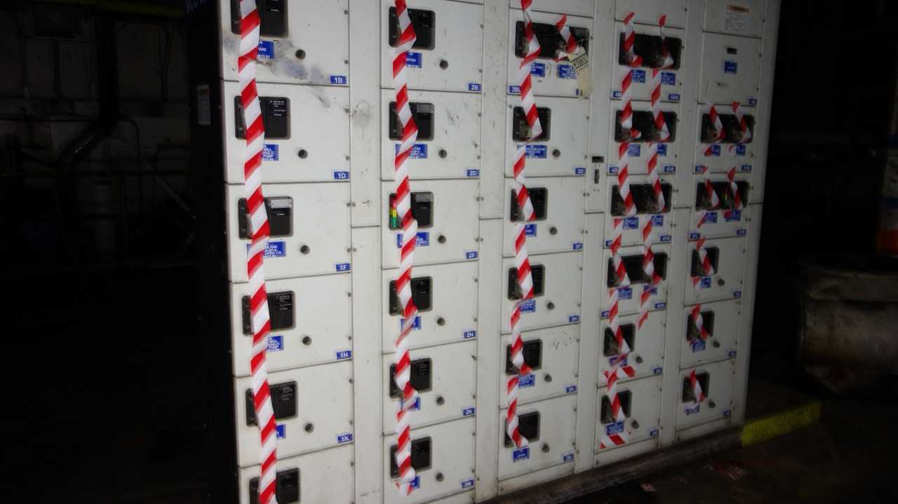 X5 VERTICAL SECTIONS OF WESTINGHOUSE MCC BUCKETS - MOTOR CONTROL CENTERS