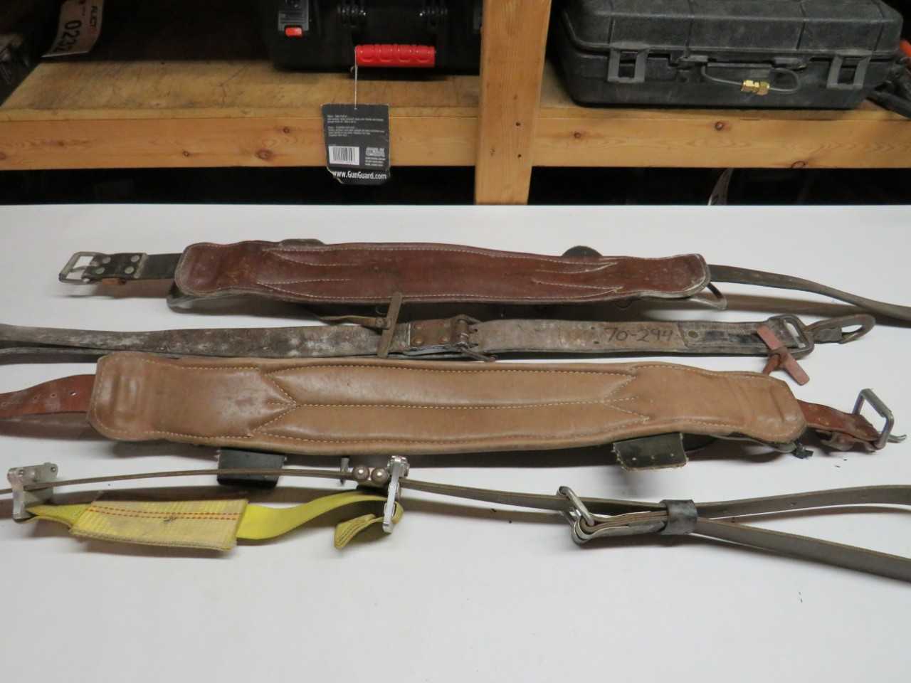 LOT OF 4 ASSORTED SAFETY BELTS - SAFETY EQUIPMENT