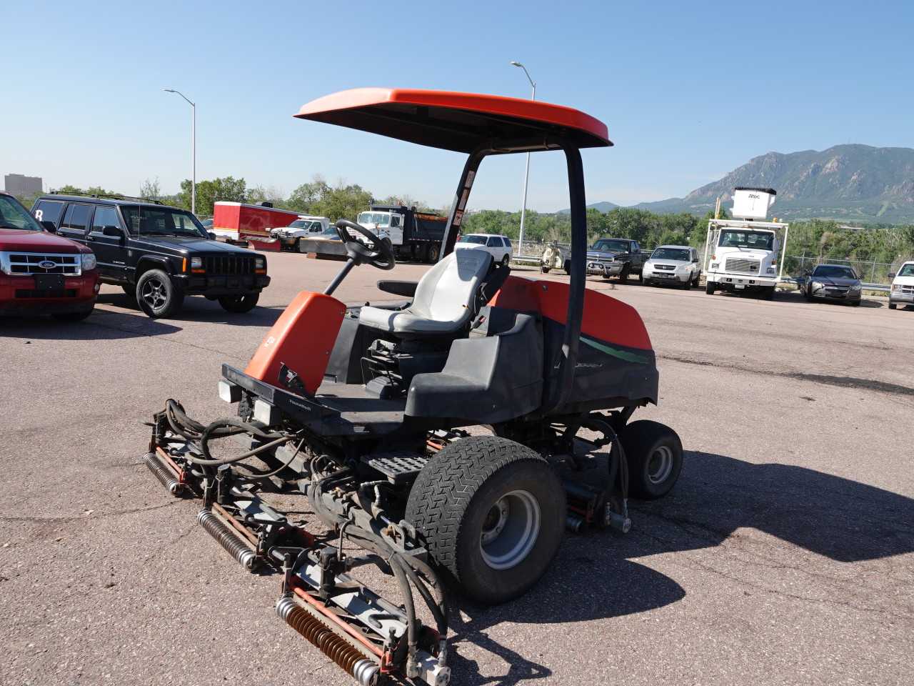 Jacobsen LF3400 5 Gang 2WD Fairway Mower - CONSTRUCTION EQUIPMENT