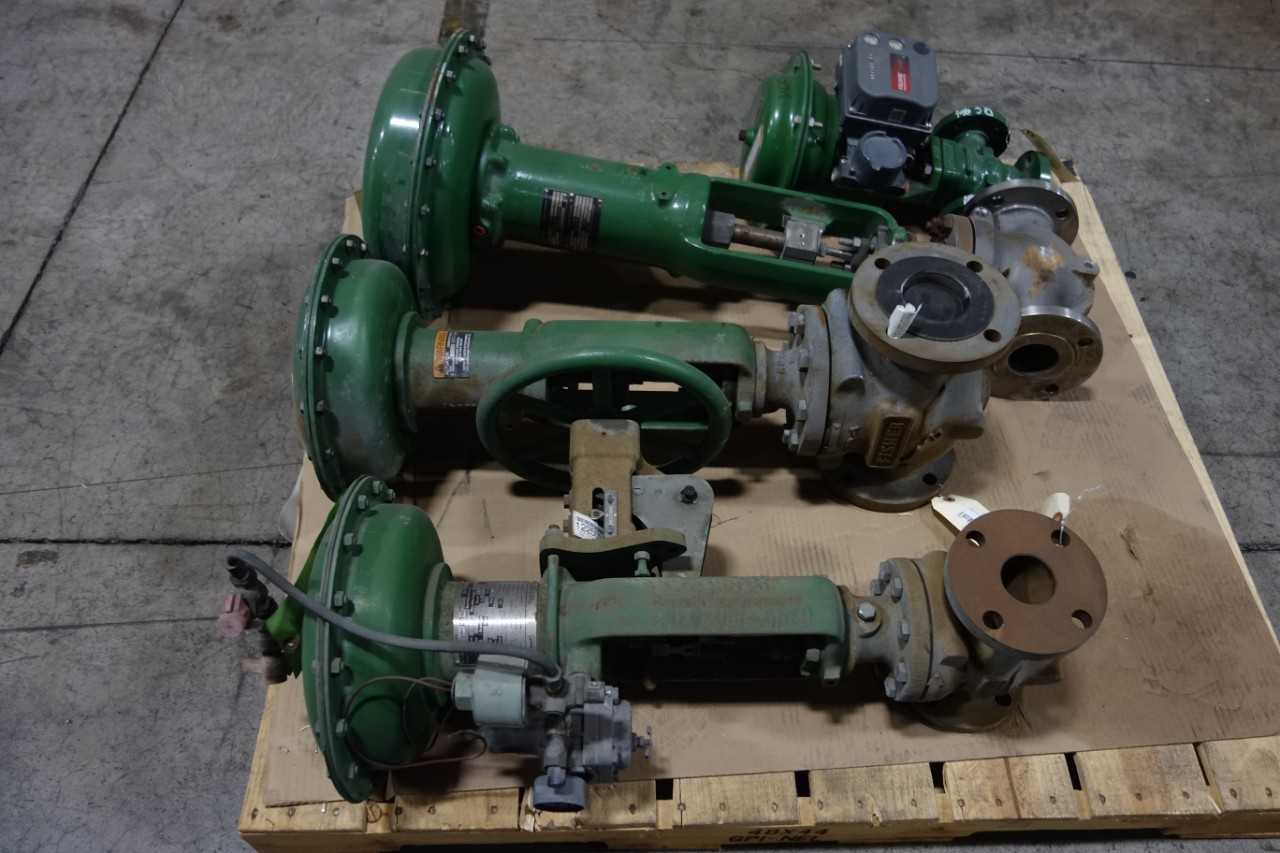 LOT OF ASSORTED FISHER CONTROL VALVES - CONTROL VALVE