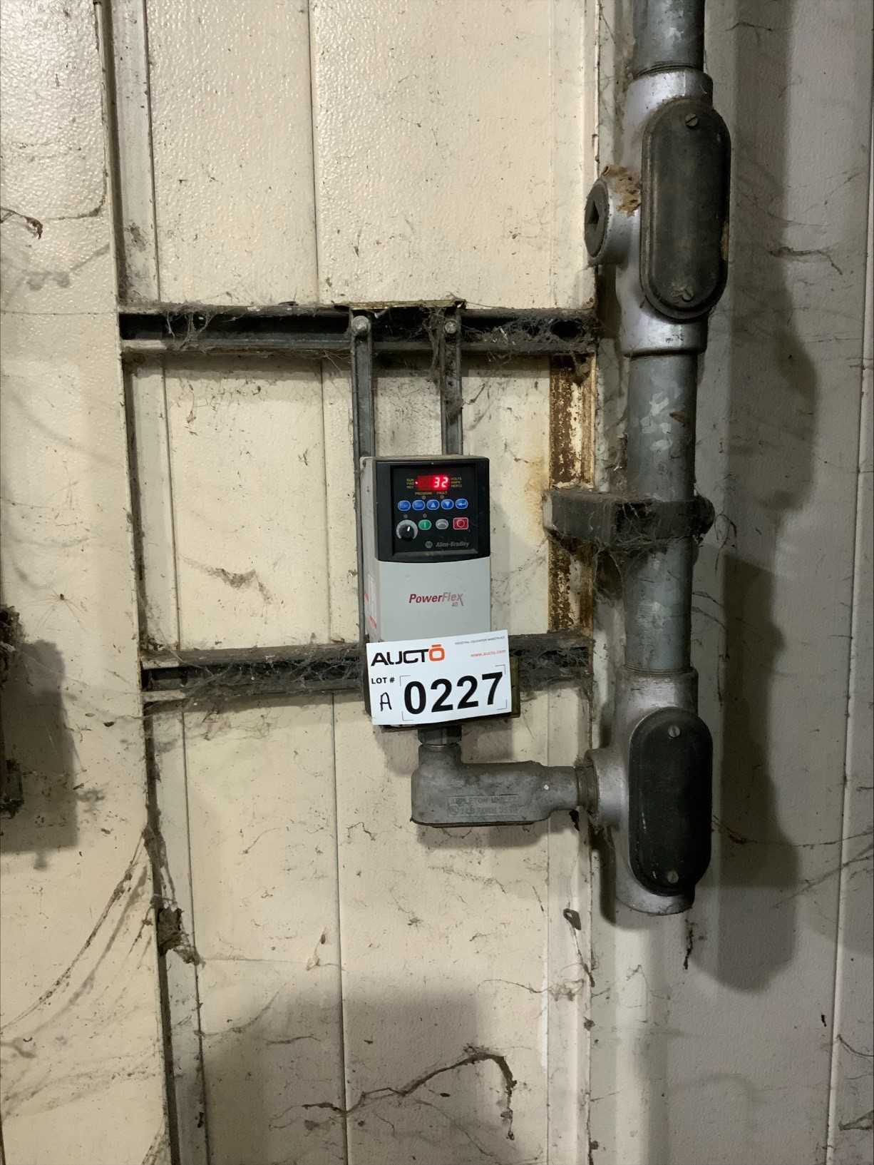 Allen Bradley Power Flex 40 VFD - MOTOR DRIVES Allen Bradley Power Flex 40 VFD - MOTOR DRIVES