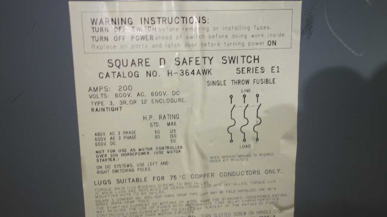 LOT OF 2 ASSORTED SQUARE D DISCONNECTS, 200A, 60A - DISCONNECT SWITCHES