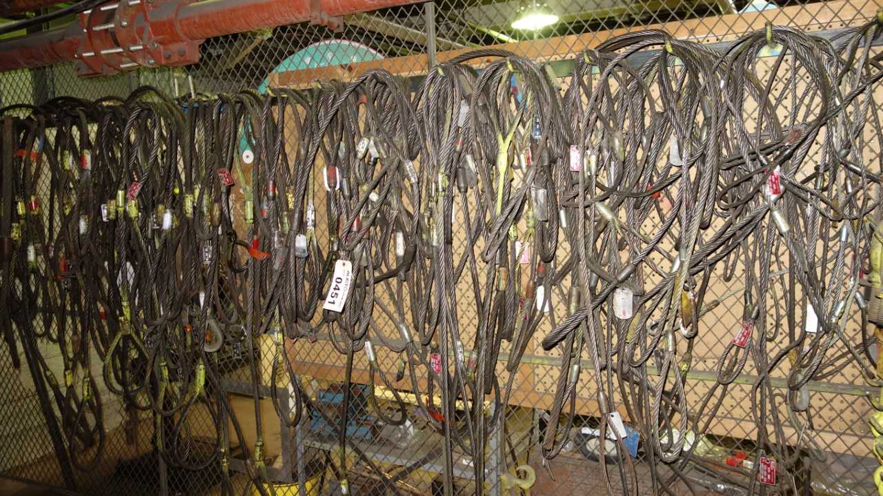 LOT OF WIRE SLINGS 3/8 IN TO 3/4 IN - HAND TOOLS