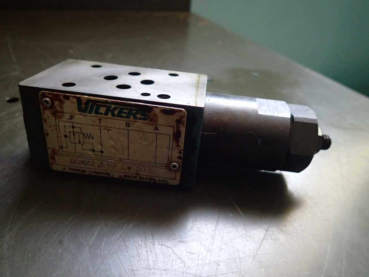 Vickers DGMX2-3-PP-CW-20-B, System Stak, Pressure Reducing Valve - VALVES