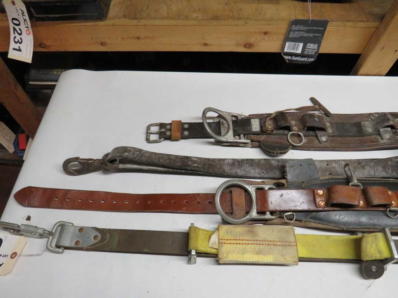 LOT OF 4 ASSORTED SAFETY BELTS - SAFETY EQUIPMENT