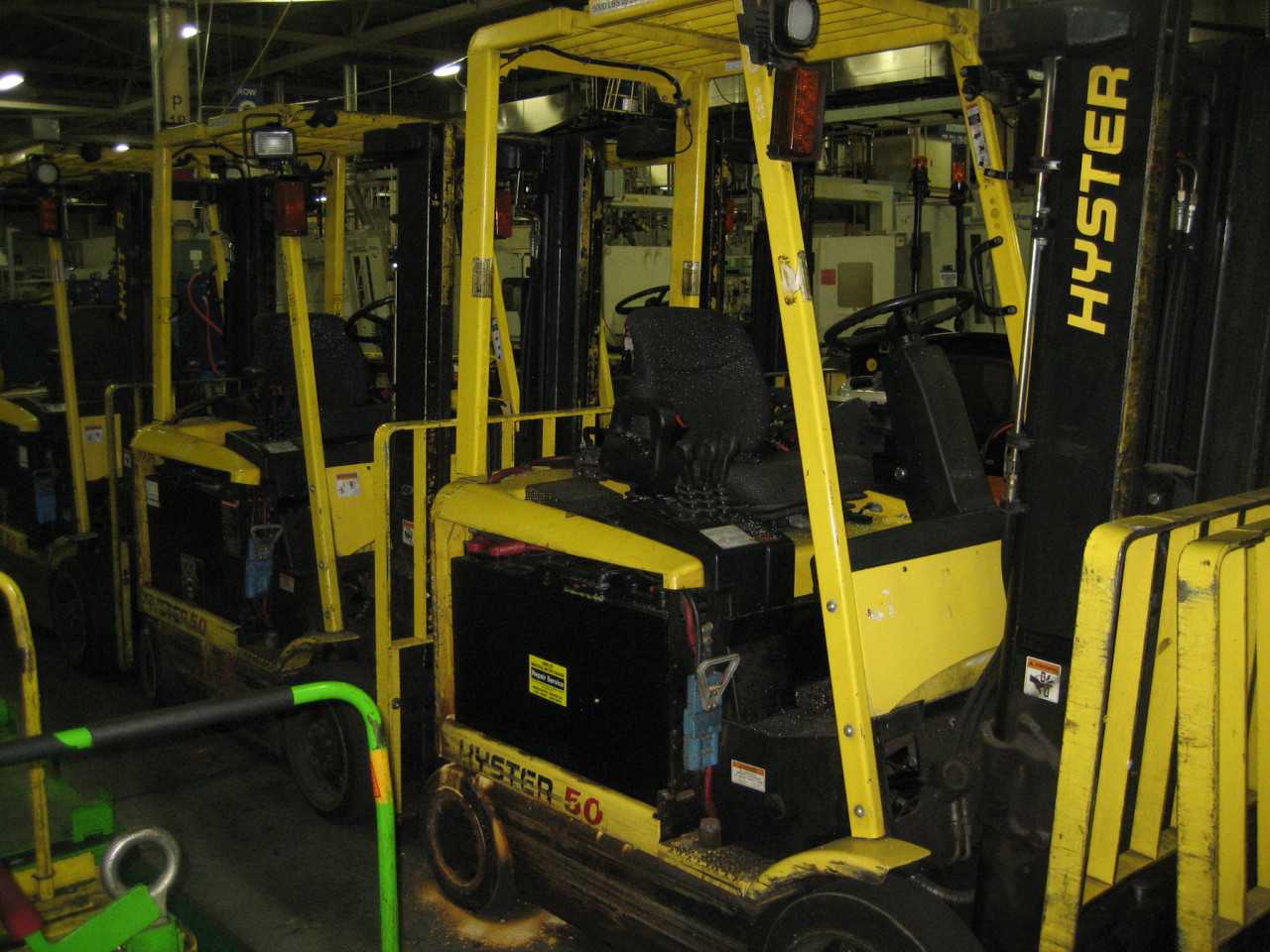 Hyster 5000# Electric Lift Truck (Model E50Z) - SN_G108N04189C, comes with Douglas Battery (Model # 085DL-21) and Power Designers 20 KW ORC Charger (Model # PCXP-20KW400A-48V/E) - SN_2206071669  -  Good condition - FORKLIFTS