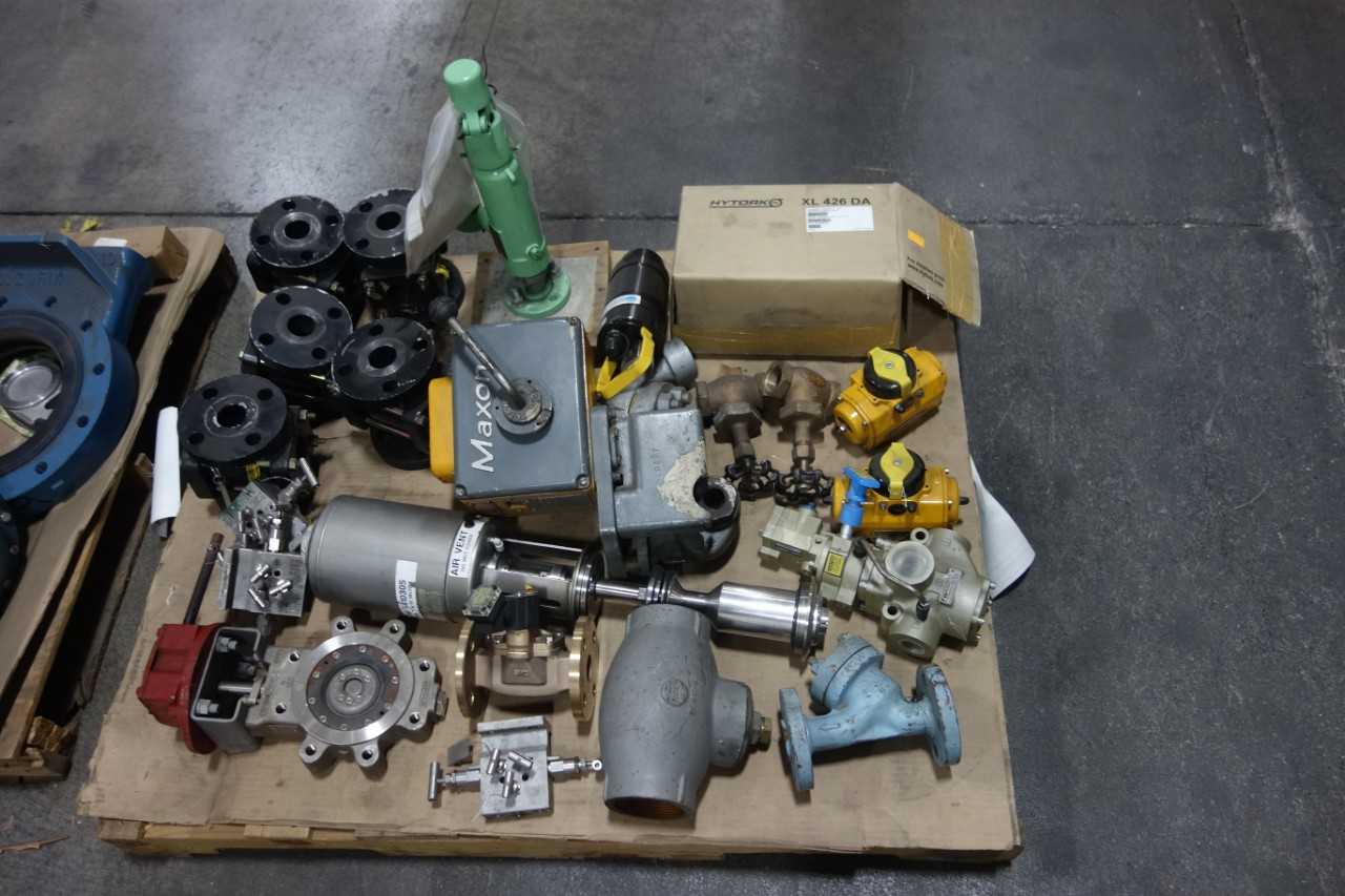 4 PALLETS OF ASSORTED VALVES AND VALVE ACCESSORIES - VALVES