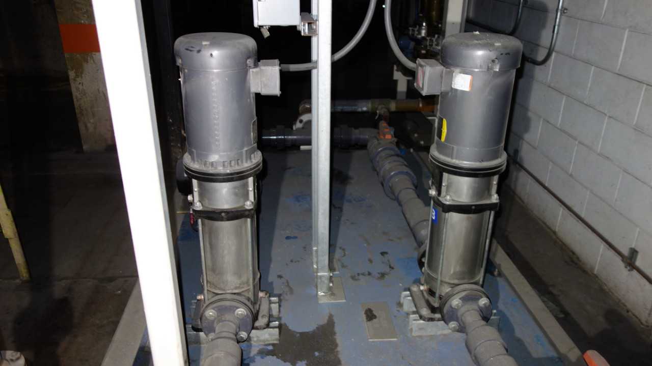 LOT OF 2 EBARA EVMU 10 8 MULTI STAGE PUMPS 7.5HP - PUMPS