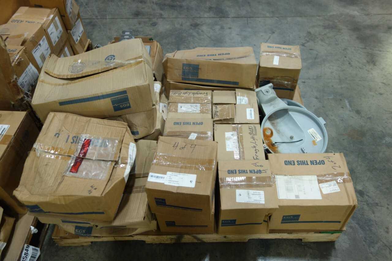 3 PALLETS OF ASSORTED LIGHTING PARTS AND ACCESSORIES - LIGHTING