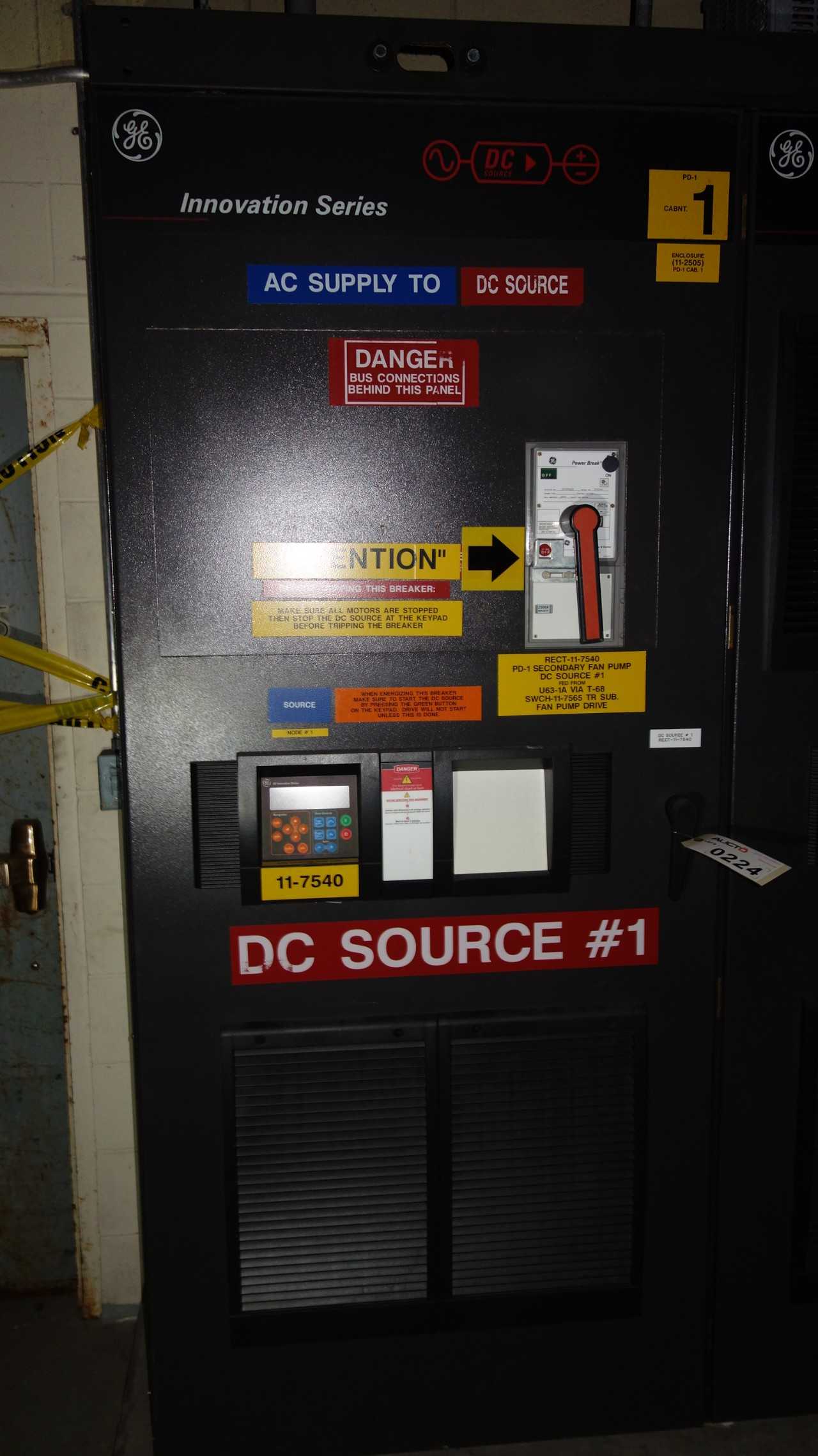 GE INNOVATION LV AC DRIVE 621 Volt 1065Kw & GE 2500A Breaker 11-7540 - MOTOR DRIVES