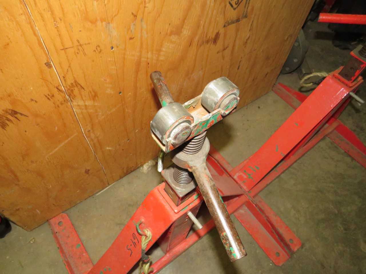 LOT OF 2 GREENLEE 683 SCREW TYPE JACK - ELECTRIC POWER TOOLS