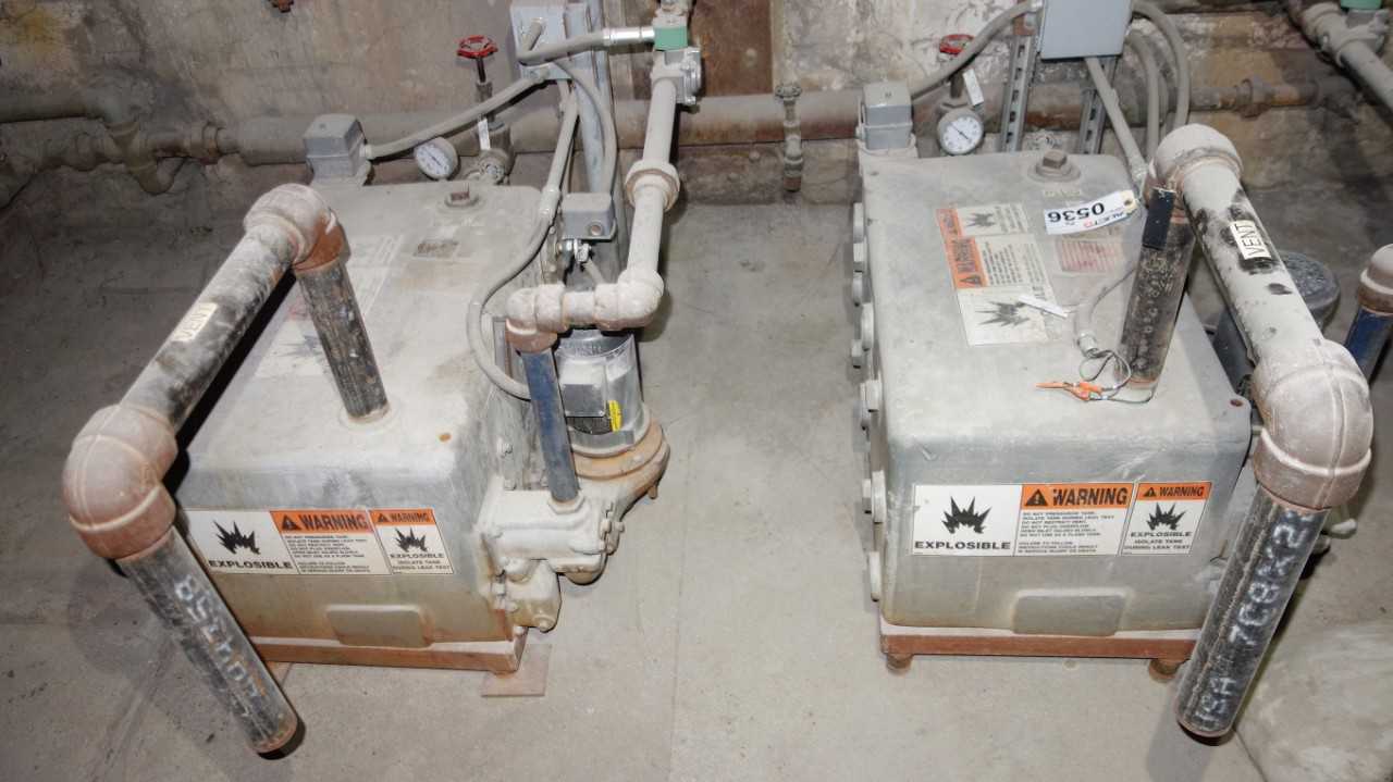 LOT OF 2 BELL & GOSSETT 15VLRS1-20 VACUUM HEATING PUMP - VACUUM PUMP