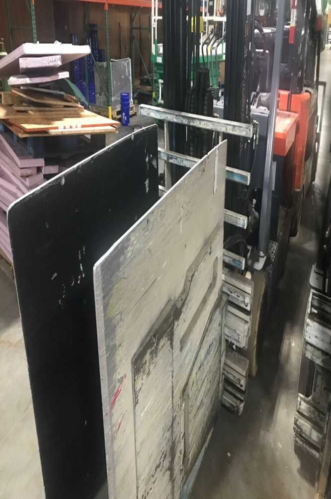 #70 / Toyota Electric Lift - FORKLIFTS