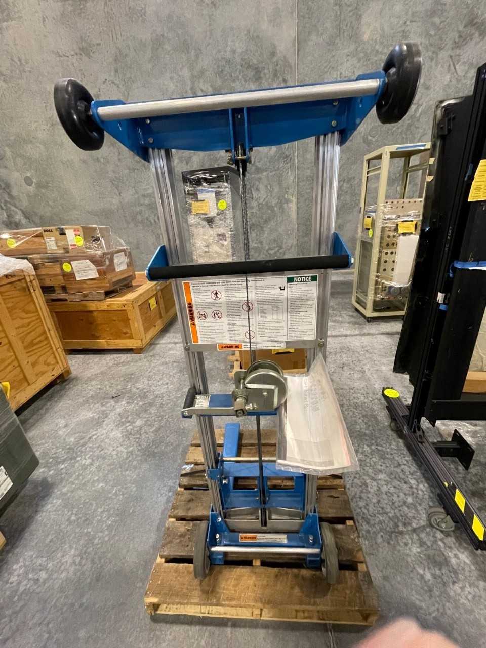 Manual Fork-Over Stacker 500lb Cap. (2490954) St. Louis - MATERIAL HANDLING