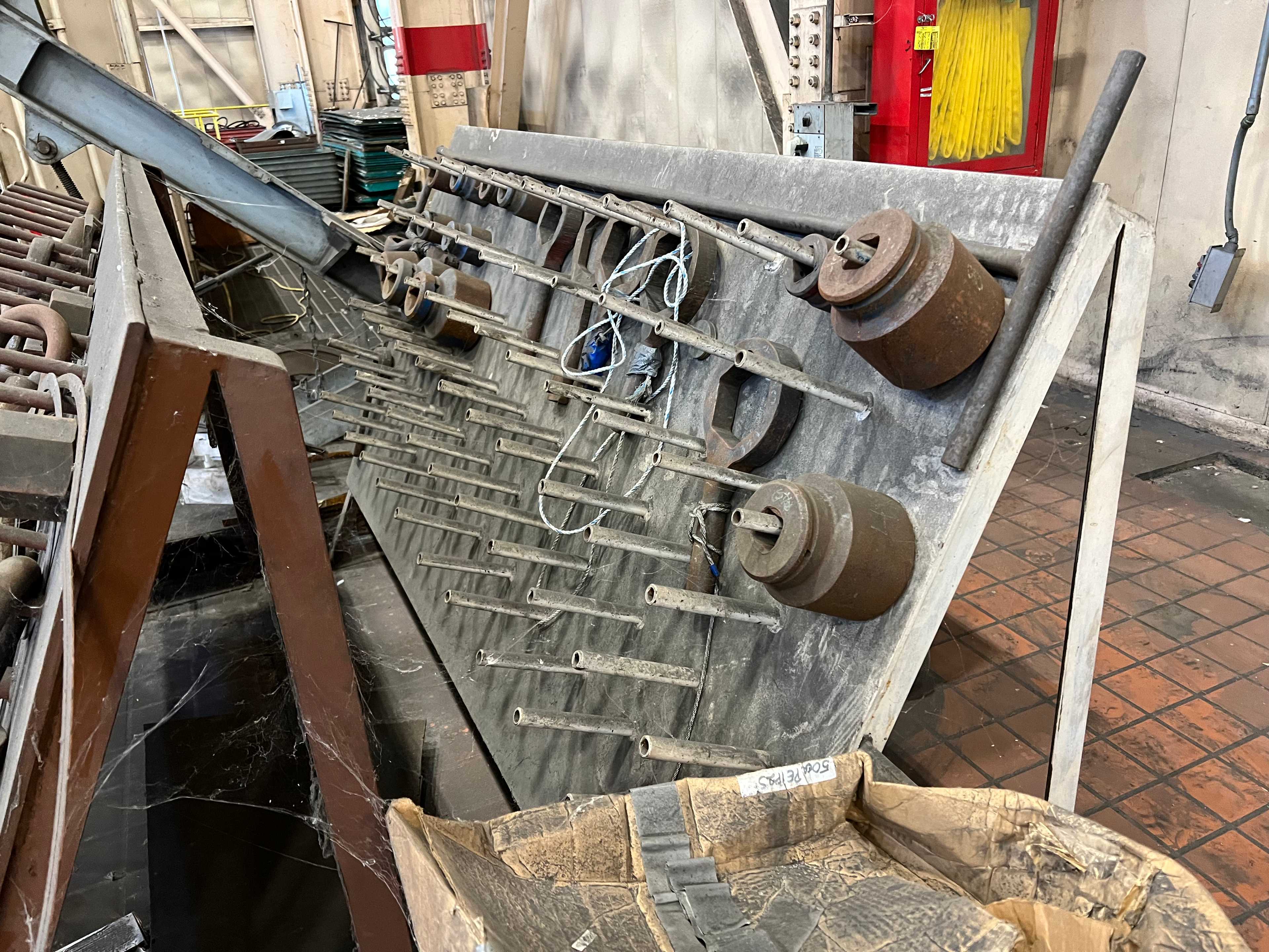 LOT OF TOOLING WITH RACKS - MACHINING ACCESSORIES & TOOLING LOT OF TOOLING WITH RACKS - MACHINING ACCESSORIES & TOOLING