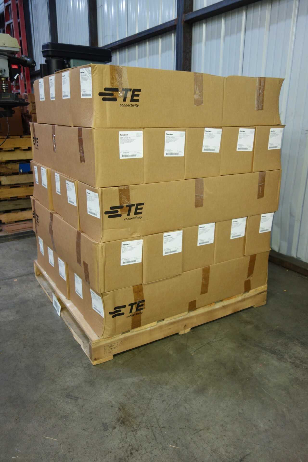 PALLET OF RAYCHEM CSTI-3-152G-3C 15KV INDOOR COLD SHRINK TERMINATION KITS - ELECTRICAL COMPONENTS PALLET OF RAYCHEM CSTI-3-152G-3C 15KV INDOOR COLD SHRINK TERMINATION KITS - ELECTRICAL COMPONENTS