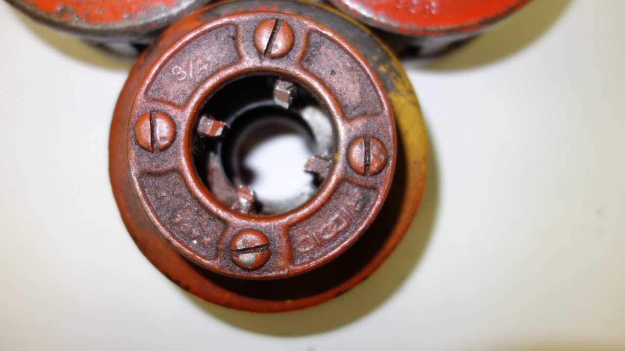 LOT OF 3 RIDGID 3/4 IN PLASTIBOND DIES - HAND TOOLS