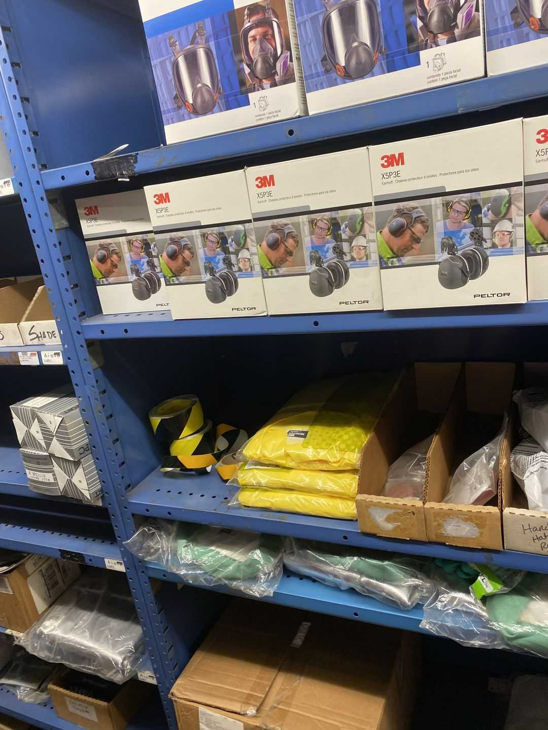 LOT OF ASSORTED CONSUMABLES - PPE