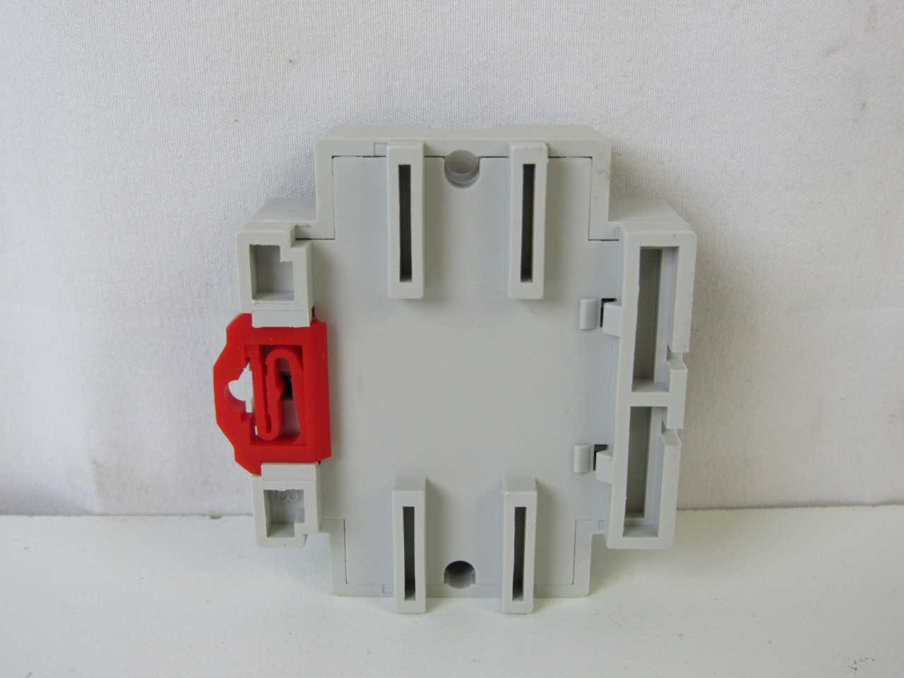 Quantity 100 of Eaton D3PA3 General Purpose Relay D3 3P 15A 600V DIN Rail - INDUSTRIAL PARTS
