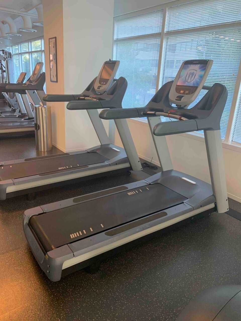 Precor TRM 885 (2599544) Arlington - MISCELLANEOUS