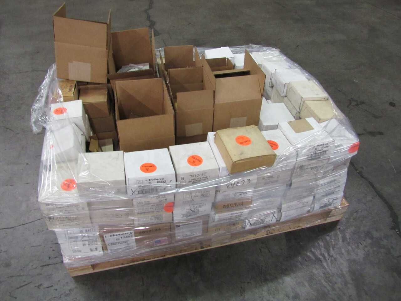 Pallet of 2294x Assorted Mulberry Electrical Conduit/Fittings, Switches, Tools & More - ELECTRICAL COMPONENTS