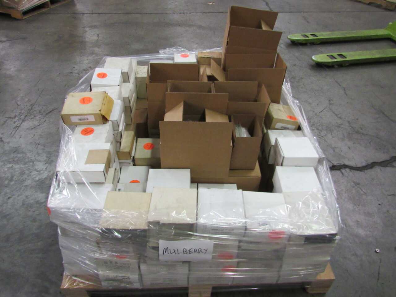 Pallet of 2294x Assorted Mulberry Electrical Conduit/Fittings, Switches, Tools & More - ELECTRICAL COMPONENTS
