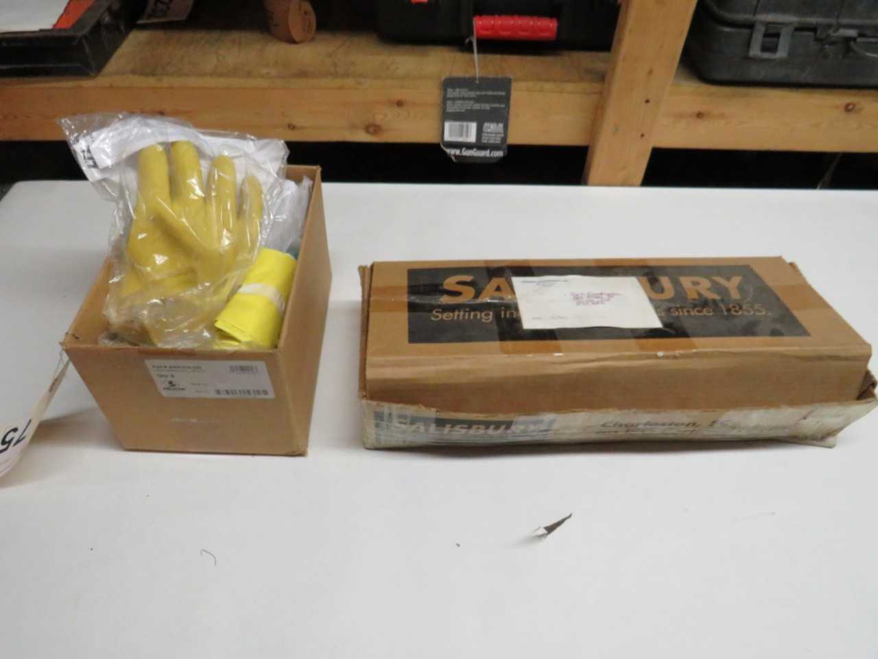 LOT OF ASSORTED INCOMPLETE SETS OF HIGH VOLTAGE ELECTRICAL GLOVES - SAFETY SWITCH