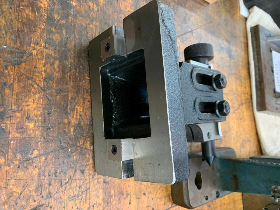 Adjustable Tailstock - ELECTRIC POWER TOOLS