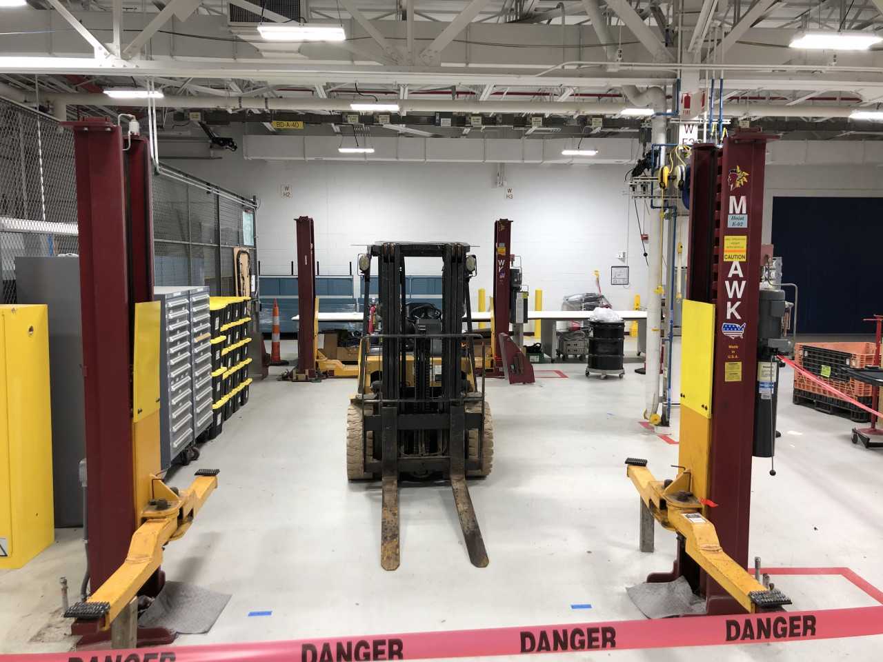 Mohawk Hydraulic Hoist - LIFTING EQUIPMENT