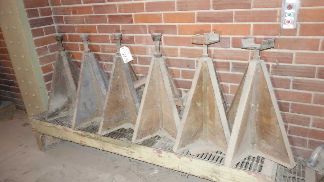 LOT OF 6 ASSORTED STEEL TRAILER STAND - ELECTRIC POWER TOOLS