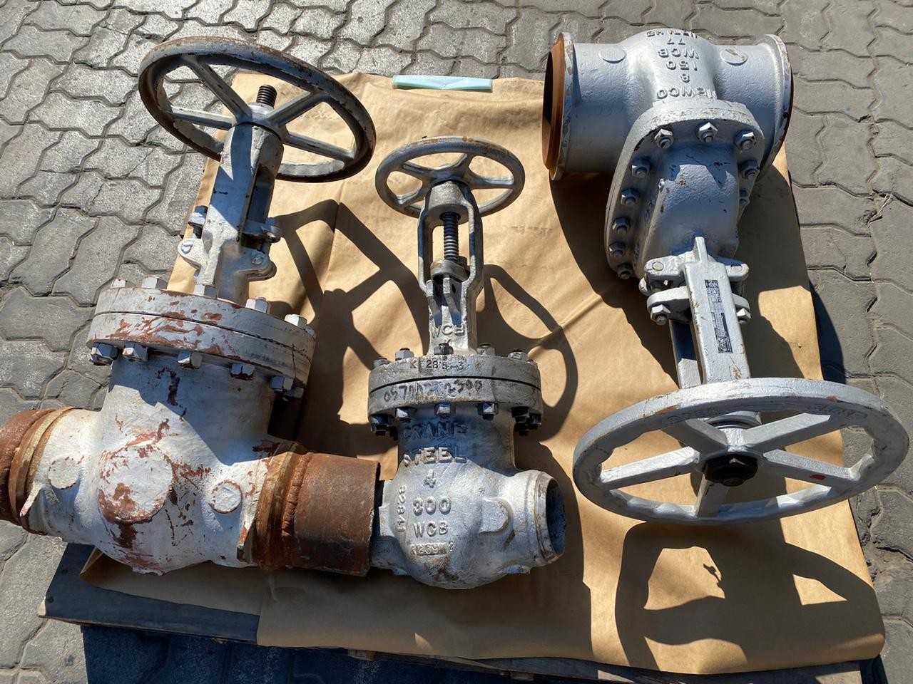 LOT OF 3 GATE VALVES - VALVES