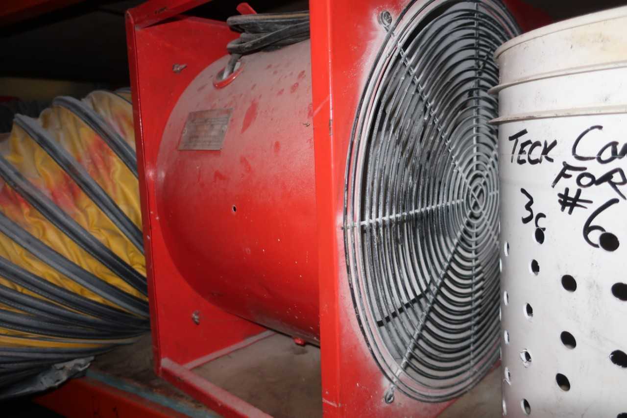 CONTENTS OF SHELF, CONFINED SPACE EQUIPMENT, 2X SPACE HEATER, 1X DUCT - ELECTRIC POWER TOOLS