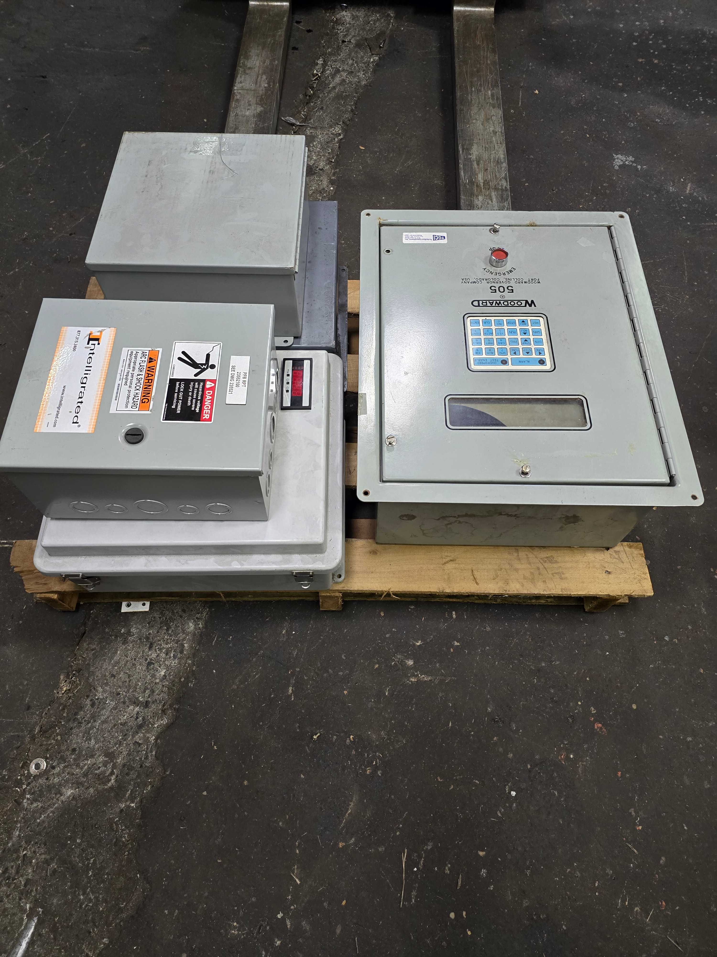 LOT OF ELECTRICAL ENCLOSURES - ELECTRICAL COMPONENTS LOT OF ELECTRICAL ENCLOSURES - ELECTRICAL COMPONENTS