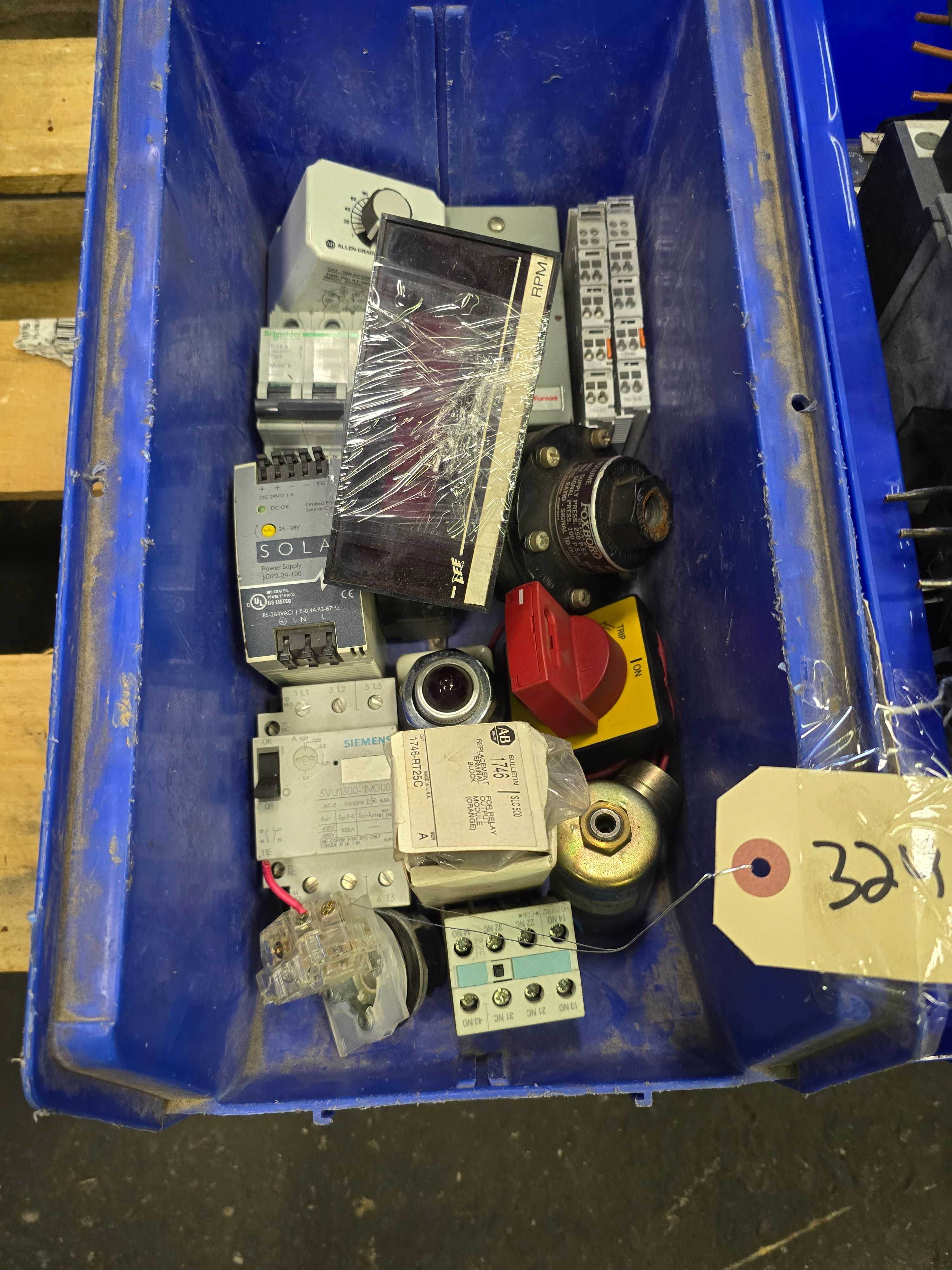 LOT OF OVERLOADS & ELECTRICAL PARTS - ELECTRICAL COMPONENTS