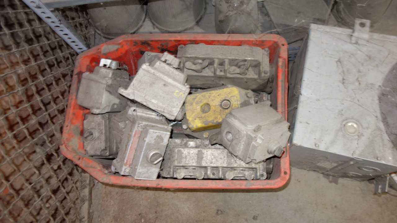 CONTENTS OF ALL SHELVES, ASSORTED ELECTRICAL MRO - ELECTRICAL COMPONENTS