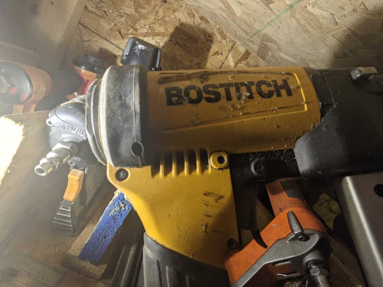 Lot of 9 finishing nail gun - ELECTRIC POWER TOOLS