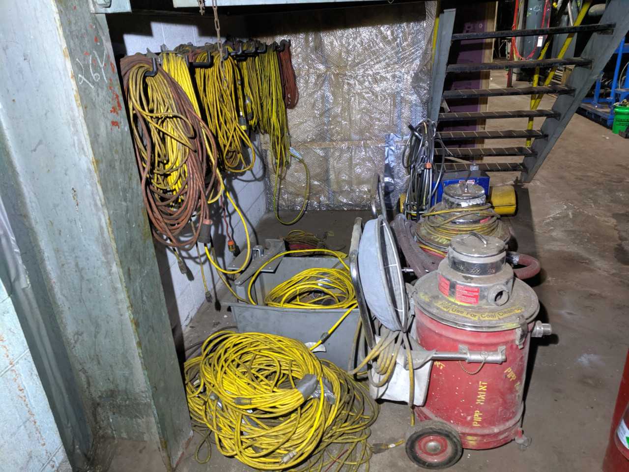 ASSORTED SPRAYERS, VACUUMS, HEATERS, CORDS - HVAC EQUIPMENT