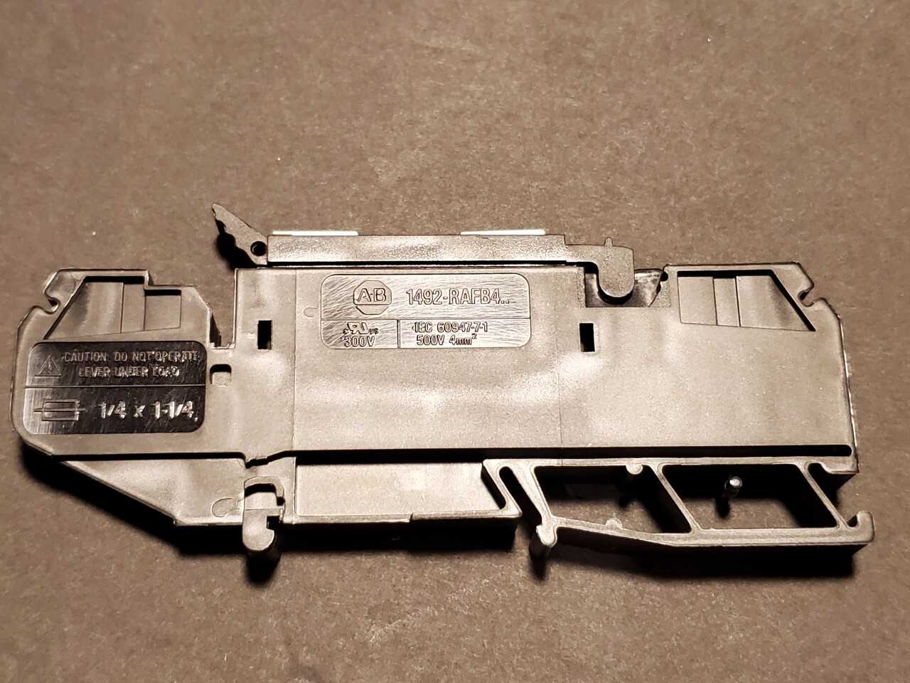 Lot of 8 Allen Bradley fuse terminals - INDUSTRIAL PARTS