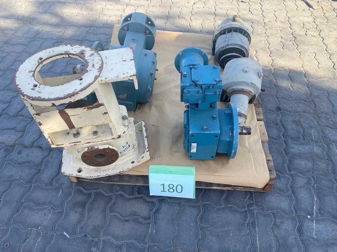 PALLET OF ASSORTED GEARS - GEAR REDUCERS