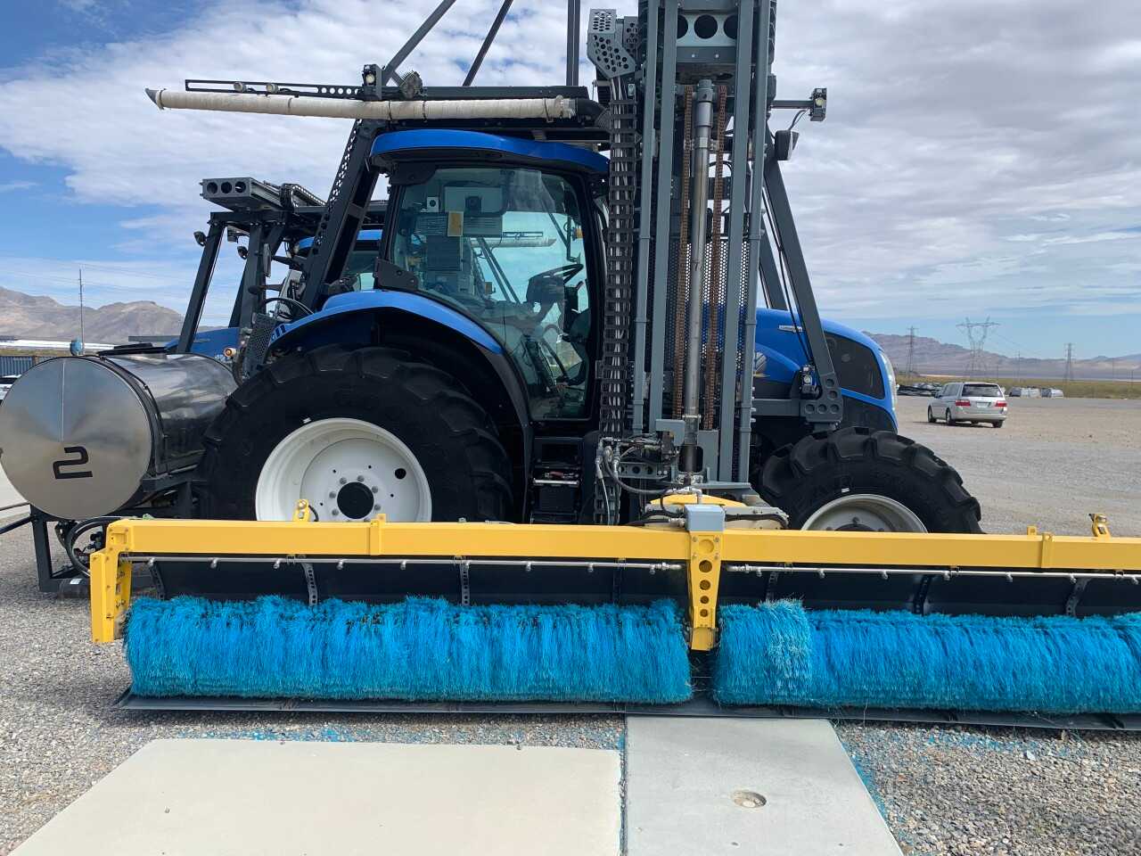 2011 New Holland T7.170 Tractor - CONSTRUCTION EQUIPMENT