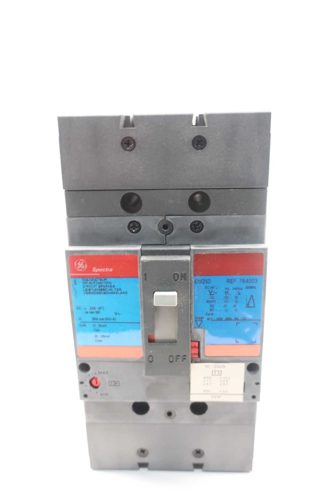 GE EM250 764003 SPECTRA MOLDED CASE CIRCUIT BREAKER 3P 250A AMP 600V-AC - CIRCUIT BREAKERS