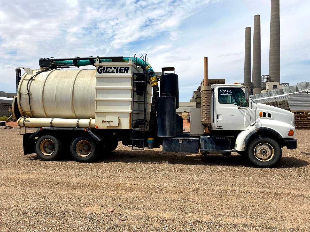 2000 Sterling LT9513 Guzzler Vacuum Truck - HYDRO EXCAVATOR TRUCKS