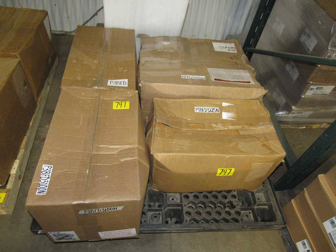 Eaton Bus Plugs - ELECTRICAL COMPONENTS