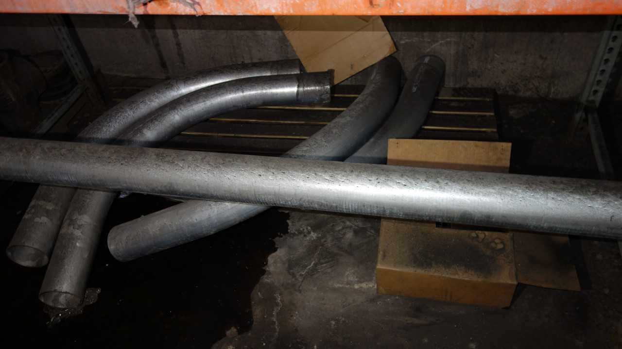 CONTENTS OF 2X SECTION RACKING (EXCLUDING LOT 704, 705) - PALLET RACKING