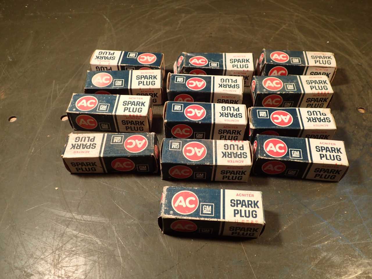 13 Pieces of General Motors GM AC Spark Plug Division ACNITER R44 Green Ring NOS - INDUSTRIAL PARTS