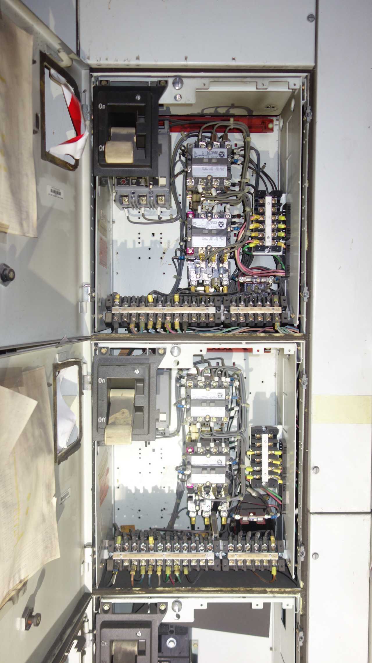 X7 VERTICAL SECTIONS OF WESTINGHOUSE MCC BUCKETS - MOTOR CONTROL CENTERS