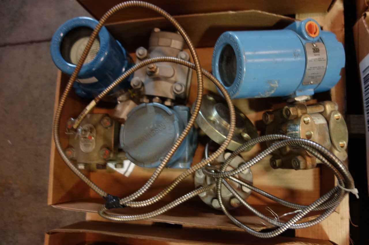1 LOT OF ASSORTED PRESSURE TRANSMITTERS- ROSEMOUNT - INSTRUMENTATION
