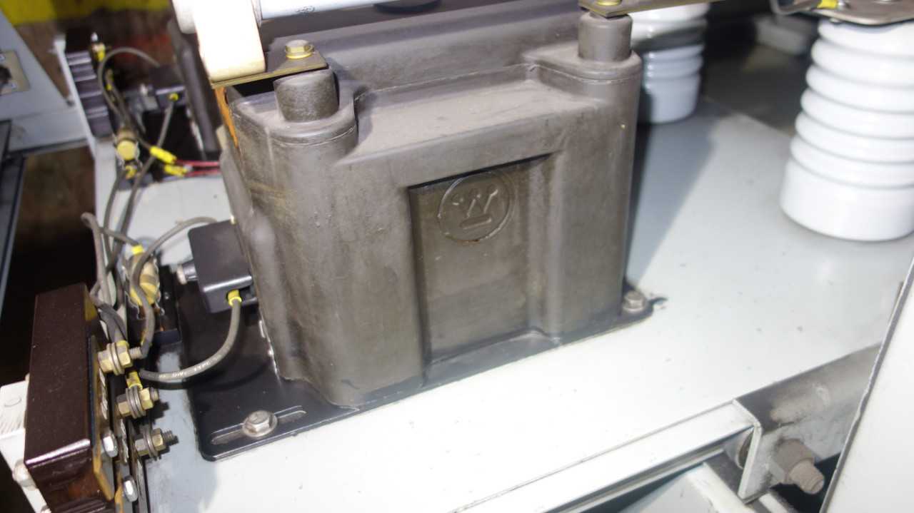 WESTINGHOUSE 14400V-AC POTENTIAL TRANSFORMER HUB - CONTROL TRANSFORMERS